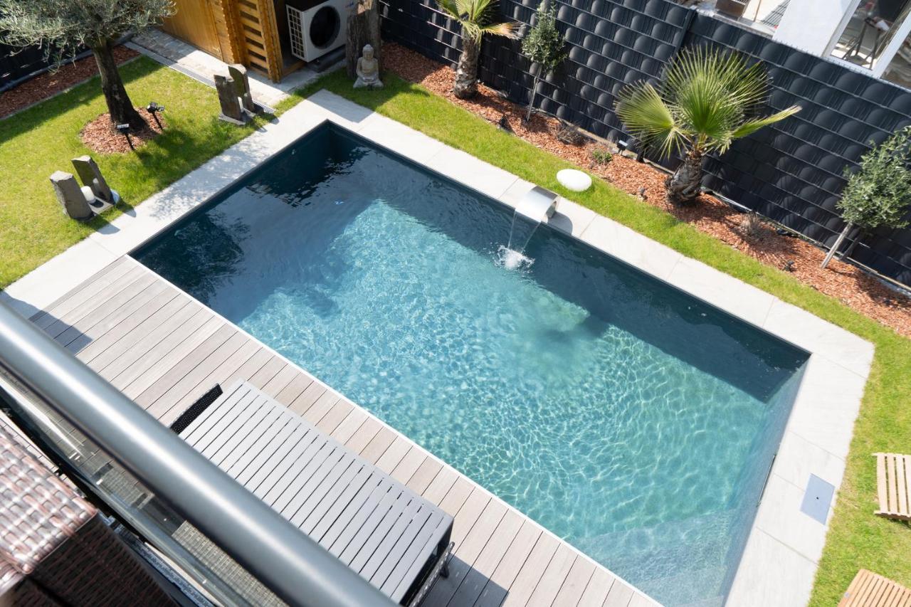 Villa Dreamy Vibes Mit Privatem Pool & Rheinblick Niederkassel Exterior photo